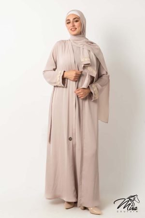 Elegant Oriental with golden lace